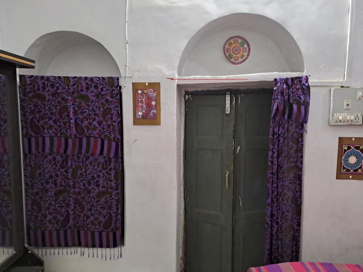 Mangla Guest House Varanasi Habitación foto